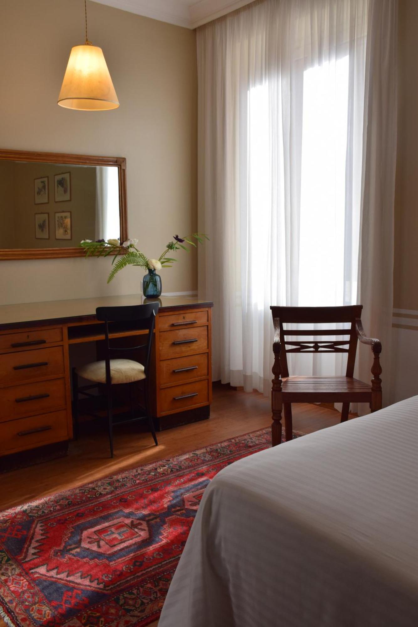 Lancelot Hotel